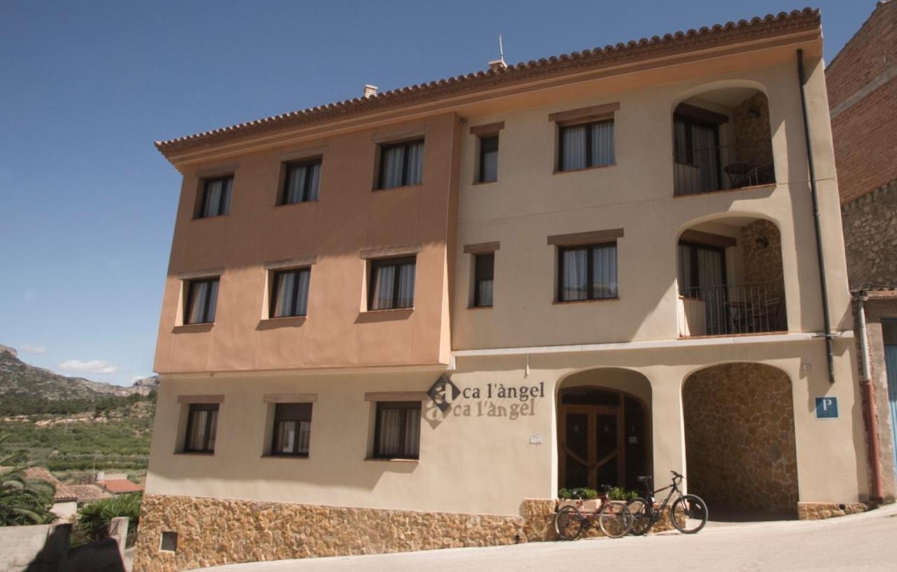 Ca L'Angel Hotel Pinell de Bray Buitenkant foto