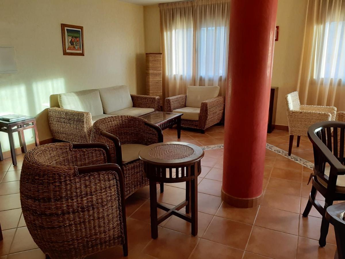 Ca L'Angel Hotel Pinell de Bray Buitenkant foto