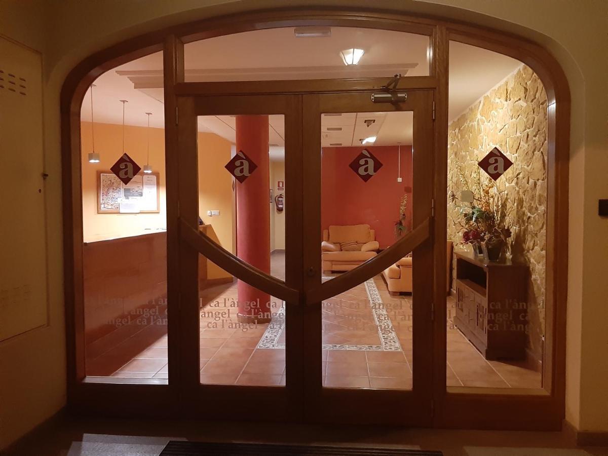 Ca L'Angel Hotel Pinell de Bray Buitenkant foto